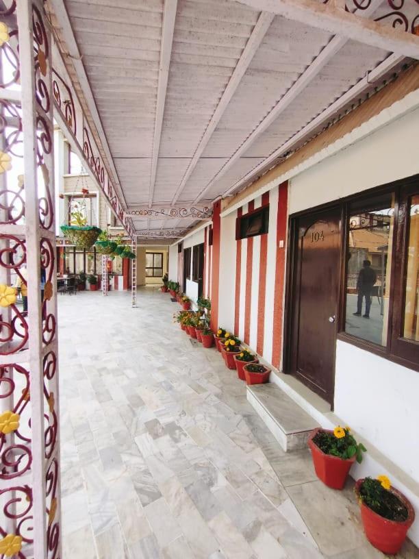 Deep Hotel Mussoorie Exterior foto